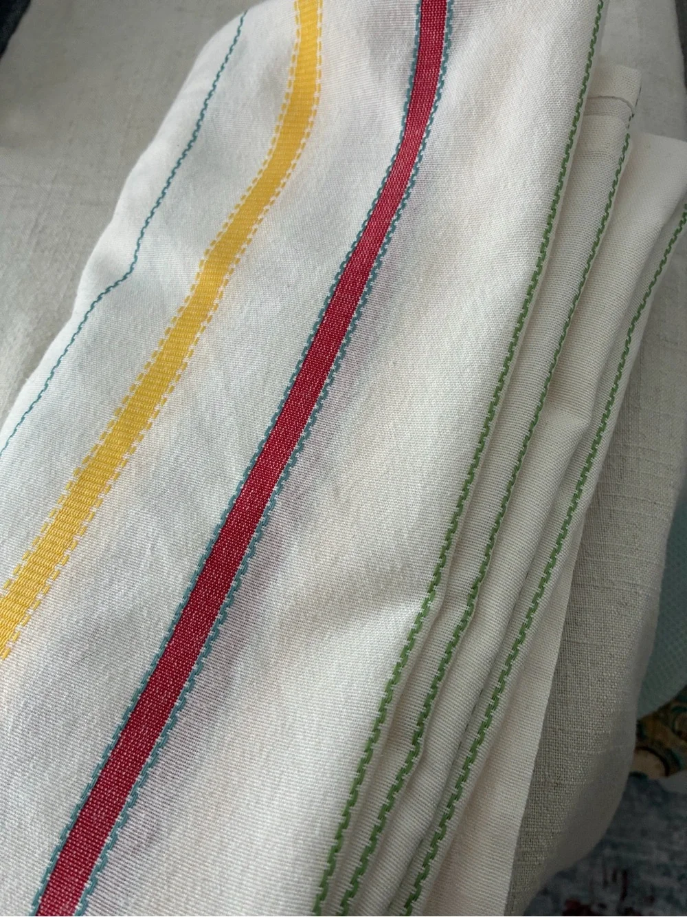 The Pioneer Woman Colorful Tablecloth 58X100”